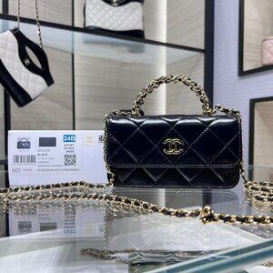 Classic CHANEL Bag: A Stylish and Versatile Choice for Elegance